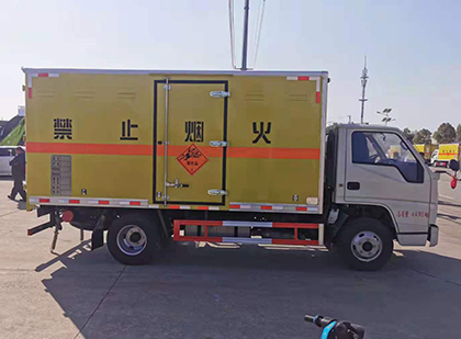 武夷山爆破器材运输车技术升级与安全合规新趋势